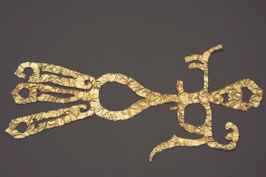 Bird shaped gold ornament, 3000 year gold mask