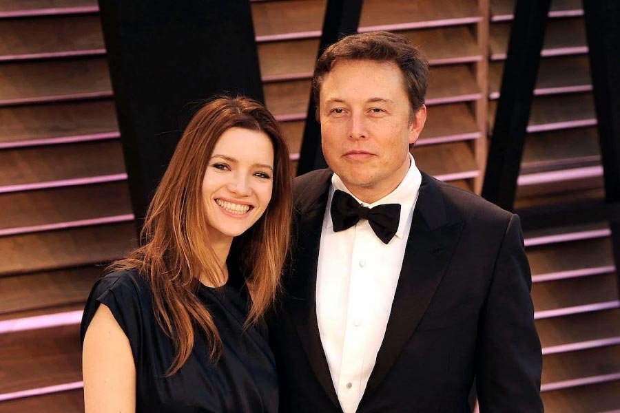 Elon Musk and Taulah Riley 